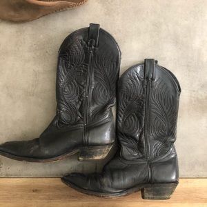 Black cowboy boots size 7